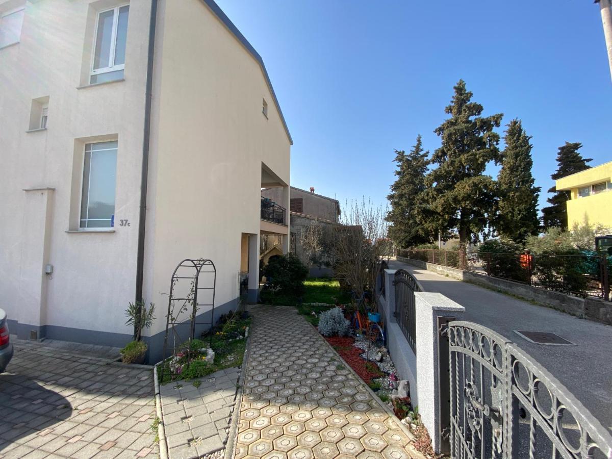 Kristo Apartment *