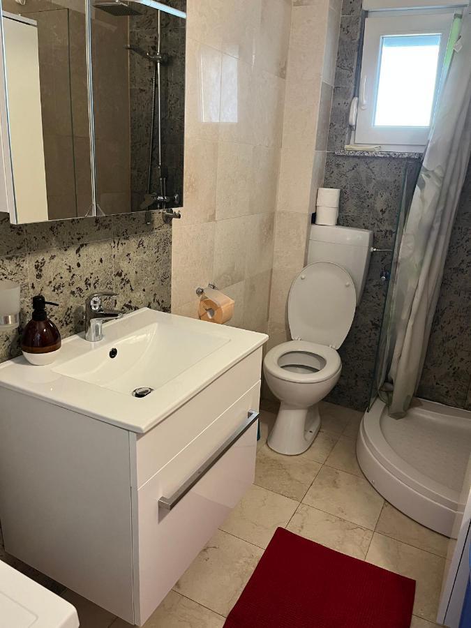 Kristo Apartment *