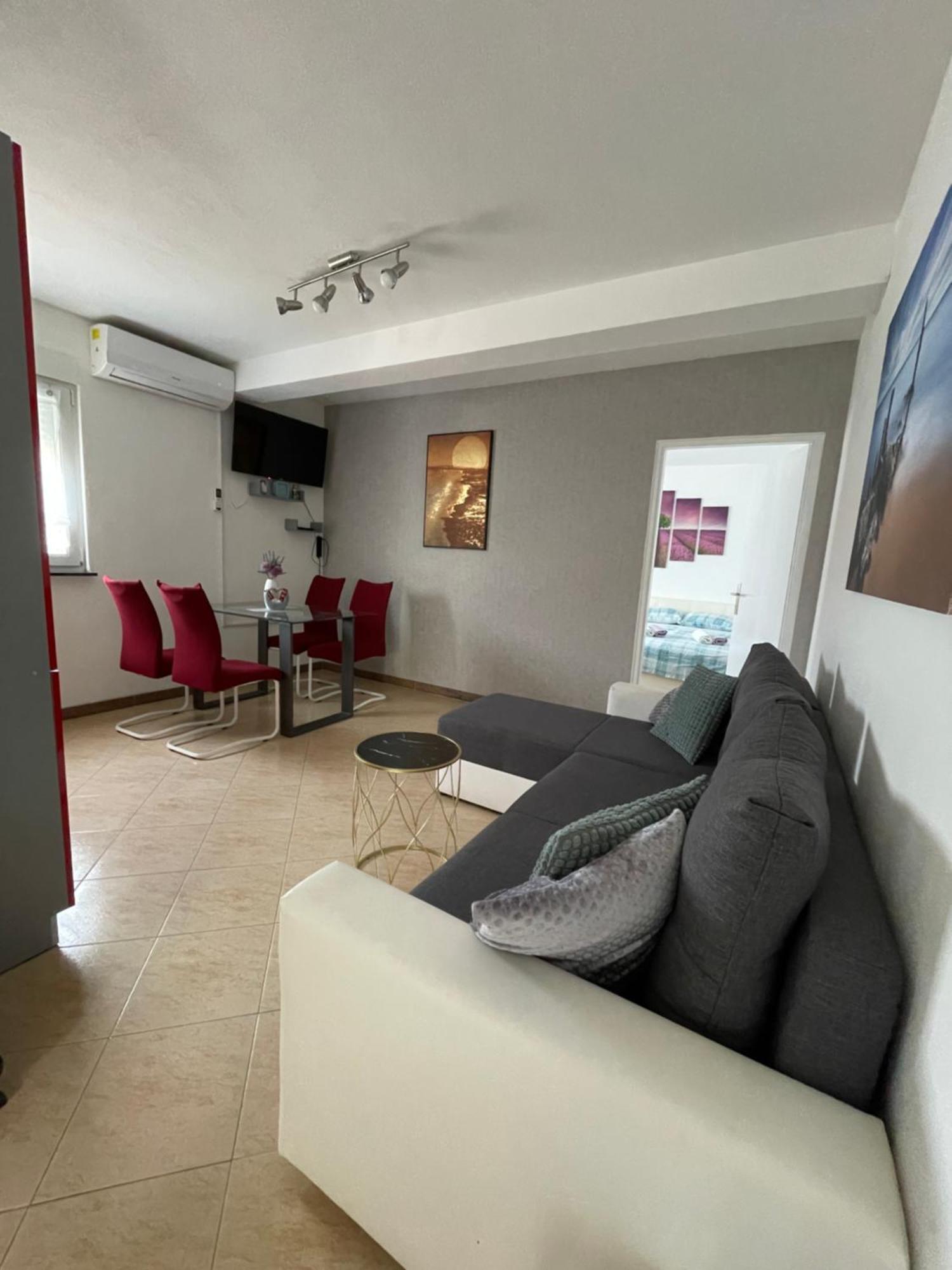 Kristo Apartment *